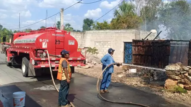 Así terminó la choza en Calkiní