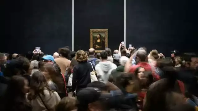 El Museo del Louvre estudia poner "La Gioconda" en una sala separada ante las visitas masivas