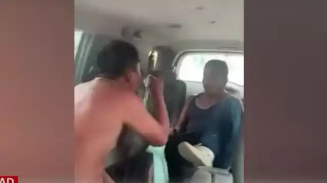 El padre detuvo al ladrón y lo llevó ante la policía