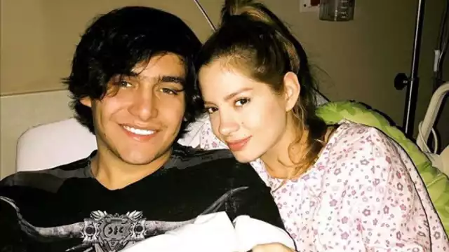 Una foto a pocas horas de convertirse en papás por primera vez. Foto: Especial