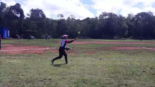 Las mujeres tuvieron que rehabilitar el campo ante la falta de atención de las autoridades