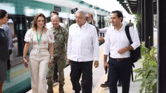 El presidente Andrés Manuel López Obrador partió desde la estación Teya del Tren Maya en Mérida