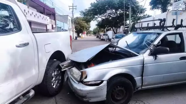Reportan que no es la primera vez que este tipo de accidentes ocurren, debido a que los hojalateros se estacionan de mala manera .
