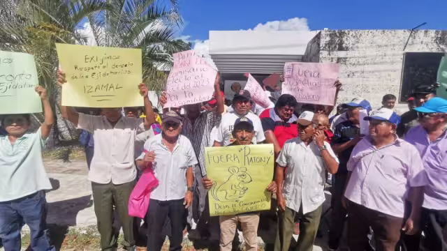 Incluso acusaron al comisario destituido de burlarse de quienes votaron en su contra