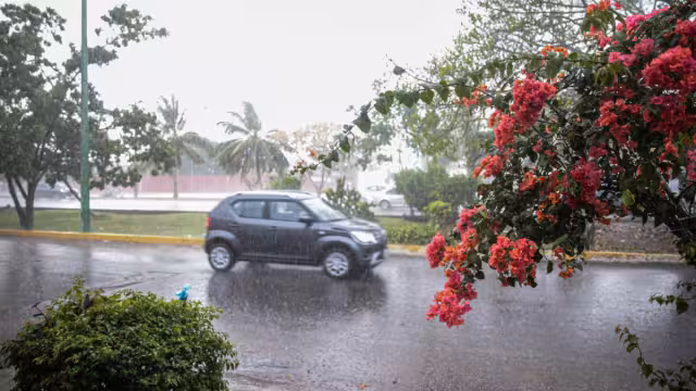 Las altas temperaturas y las lluvias persistirán todo el fin de semana