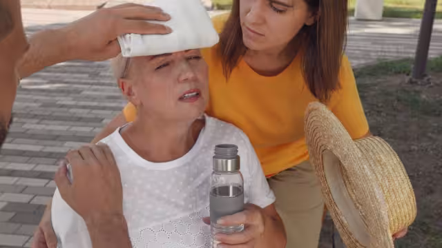 Niños y adultos mayores son más propensos a un golpe de calor