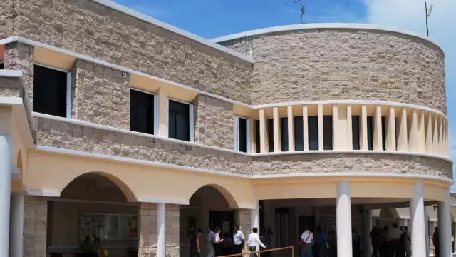 Mario Vargas también denunció irregularidades en el manejo de los fondos de jubilación, pues este capital no se ha hecho efectivo y se desconoce el paradero del mismo.