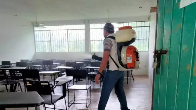 La fumigación se realizó en las instalaciones de los planteles