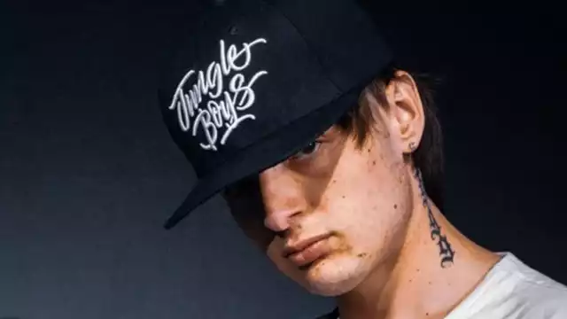 Pese a ser tener un gran éxito en su música, Peso Pluma también fue niño