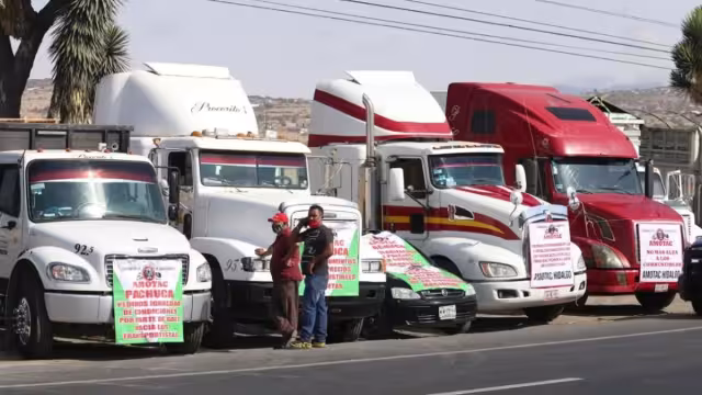 El presidente de la República calificó de "politiquero" el paro nacional de transportistas, aclarando que se han tenido mesas de diálogo con este sector