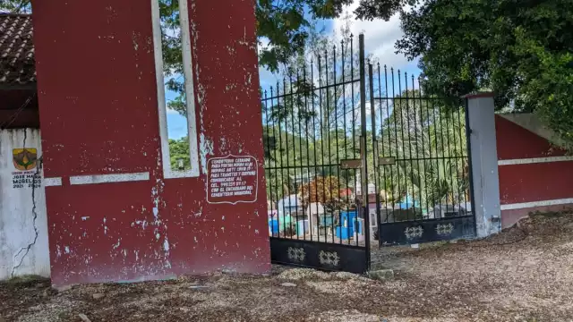 Panteones en mal estado