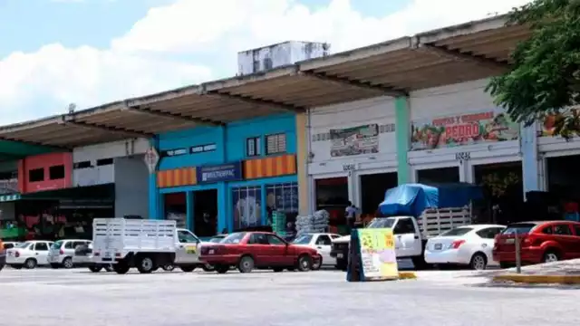La central de abastos en Mérida vende la canasta básica en mil 90 pesos