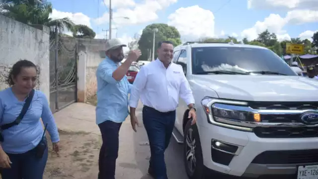 En Izamal, se pudo averiguar que les dieron 500 pesos a 10 vendedores de obleas y algodones de azúcar