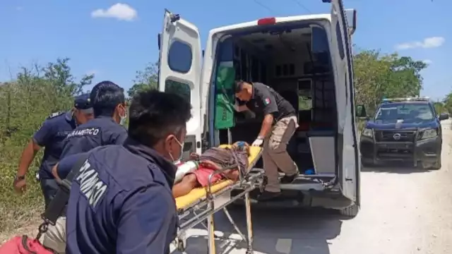 La familia escuchó que el hombre roncaba diferente y entraron a verlo pero ya estaba colgado