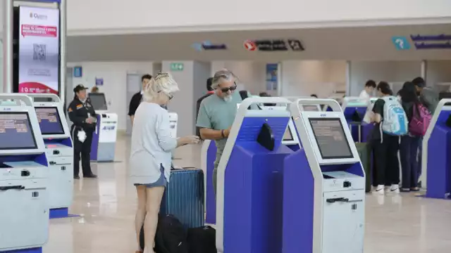 Los aparatos fueron instalados hace meses en la Terminal 4, pero no eran muy usados, ya que no estaban a la vista de todos los usuarios del Aeropuerto.