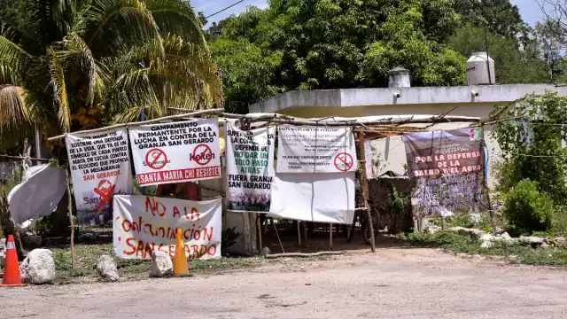 La Secretaría de Desarrollo Sustentable colocó sellos que advierten no ingresar más animales