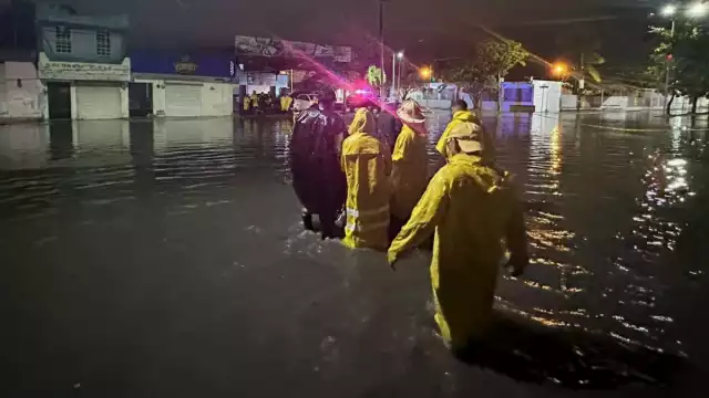 La lluvia inició la noche del pasado domingo y continuó durante gran parte de la madrugada