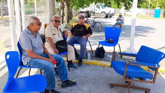 Los sindicalizados de la Unacar creyeron que la reunión sería para llegar a un acuerdo con la deuda de sus pagos