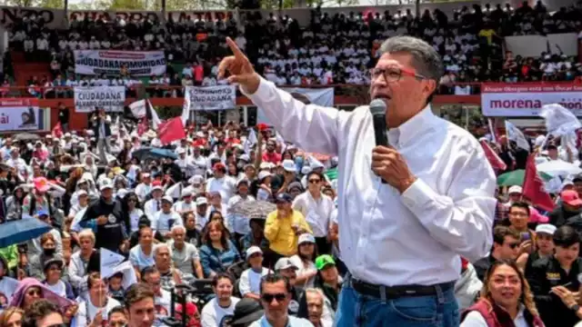 Ricardo Monreal se reunió con cientos de simpatizantes de Morena en la Ciudad de México