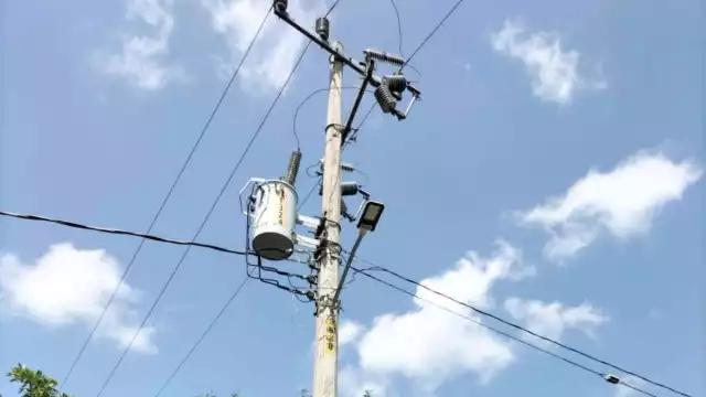 Habitantes informaron que las luminarias fundidas o sulfatadas fueron sustuidas por otras que no duraron más de una semana