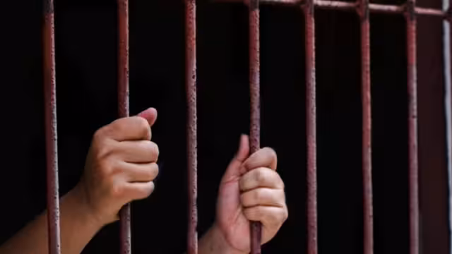 En la audiencia realizada en el Centro de Justicia Oral de Mérida se le otorgó la medida cautelar de prisión preventiva