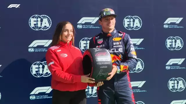 El piloto de Red Bull recogió su octava pole position del año