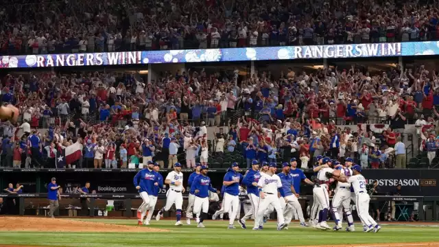 Los Rangers de Texas anotan 5 carreras y se coronan como campeones de la Serie Mundial