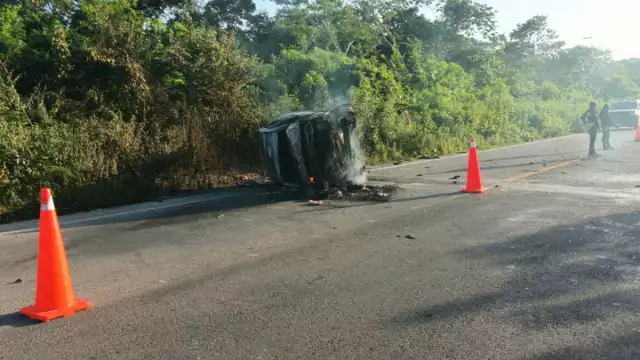 El chofer y su copiloto resultaron severamente lesionados