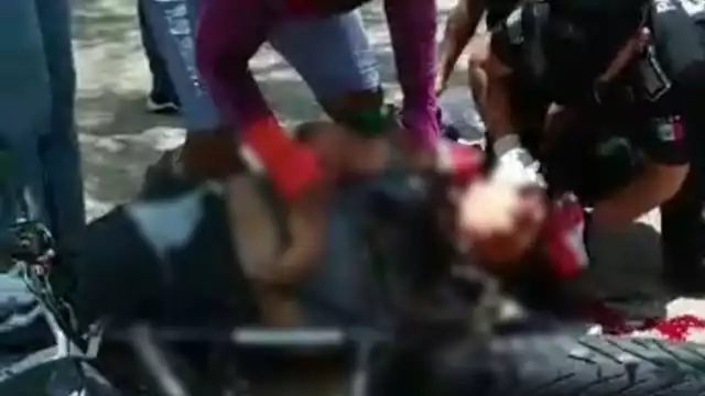 El maestro daba clases en una escuela primaria en Tekit