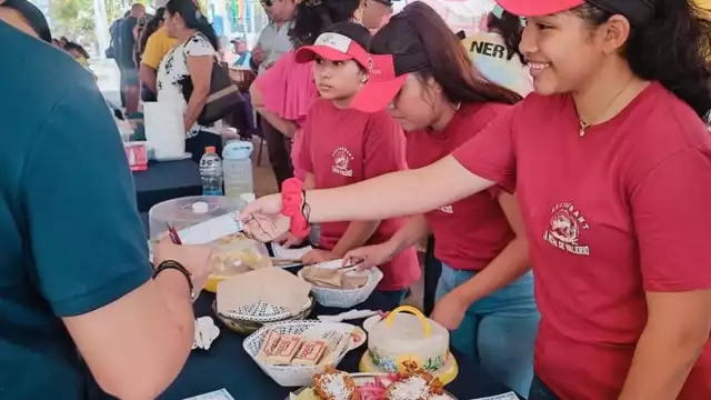 Más de 20 artesanas y emprendedoras dan a conocer sus productos en el puerto de Sinanché