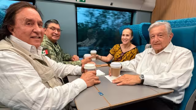 Después de visitar Yucatán, AMLO se desplazó en Tren Maya a Cancún