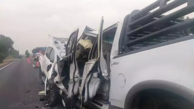 Dos personas fueron trasladadas a un hospital tras el accidente