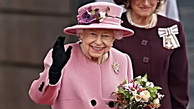 Este domingo se confirmó que la monarca de 95 años dio positivo a Covid-19. Foto: Especial