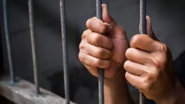 Ante el hecho, los vecinos dieron aviso a la policía para que sea detenido