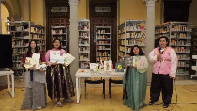 En la lectura de ayer, la joven Marifer contó la historia “Paseo de Joya por el bosque"