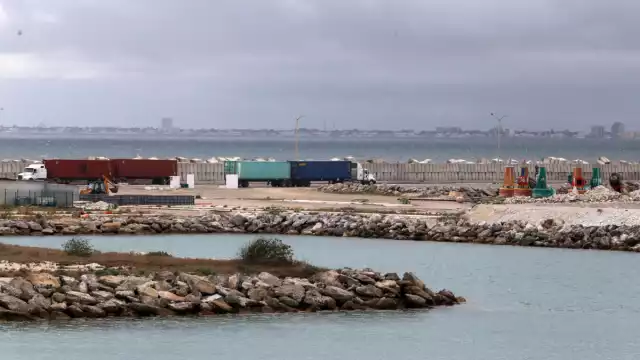 La cantidad de contendores que se encuentran varados se mantendrá ahí sin un tiempo prolongado