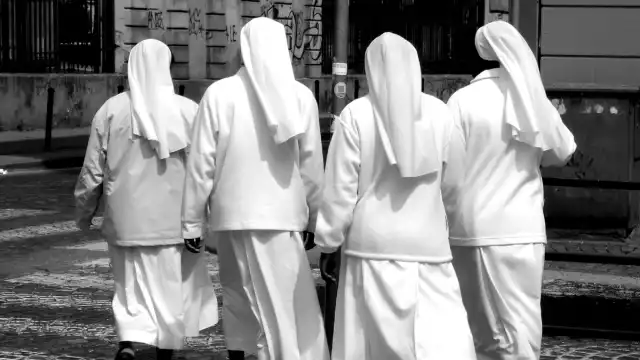 Las monjas se mostraron sorprendidas por cómo luce la madre fundadora a 4 años de su muerte. Foto: Especial