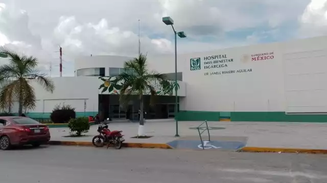 Dos jóvenes se accidentan en carretera del municipio de Escárcega