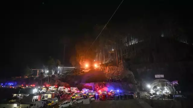 En la India 41 trabajadores que habían quedado atrapados en un túnel desde el 12 de noviembre, ya fueron rescatados