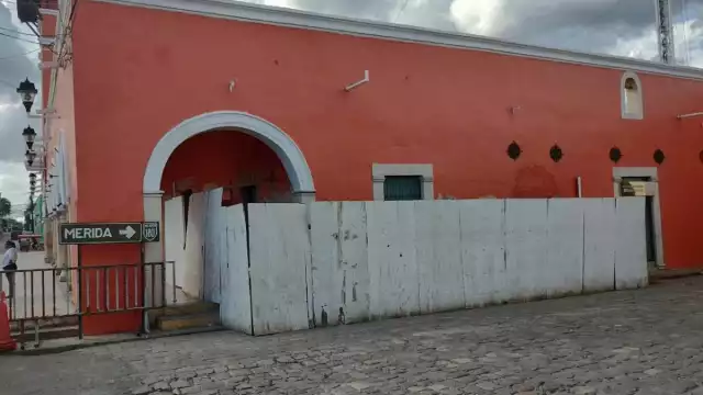 Las calles de Maxcanú se encuentran llenas de baches y sin banquetas