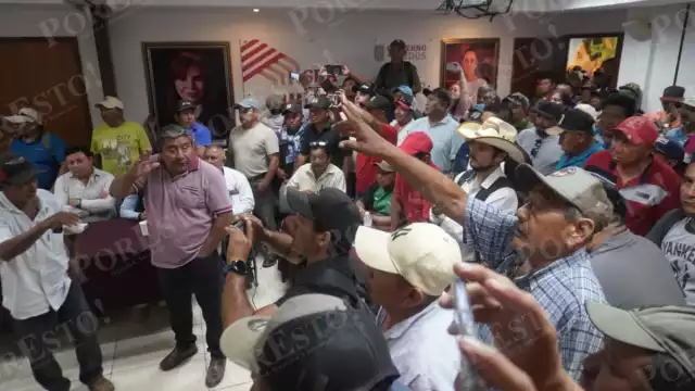 Maiceros acudieron puntualmente a la SDA para continuar negociaciones por el precio de la tonelada de maíz.