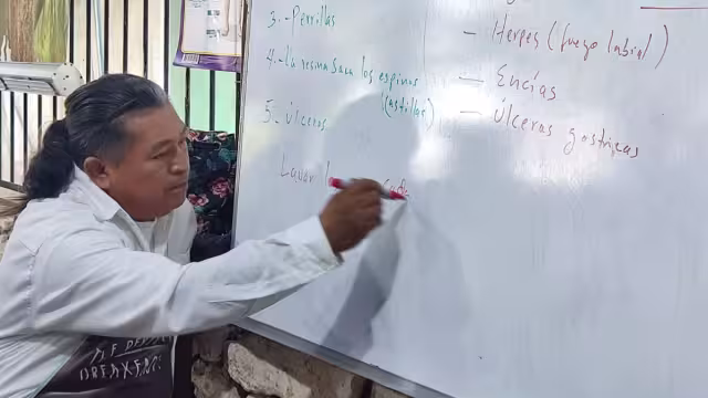 De acuerdo con los neurolingüistas, cada idioma es una manera de comunicarse con el ser superior y reinventa al hablante y la cultura