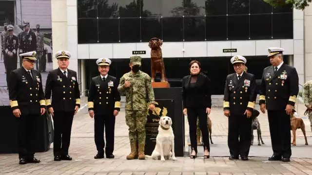 Marina rinde homenaje a 'Frida' y devela escultura por su trayectoria