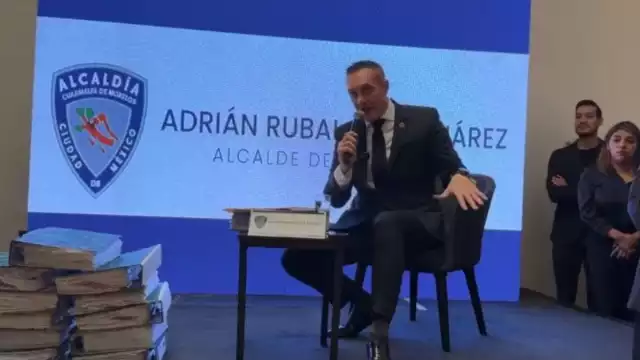 El Alcalde de Cuajimalpa, Adrián Rubalcava anunció su decisión de renunciar al PRI, junto con otros 30 consejeros