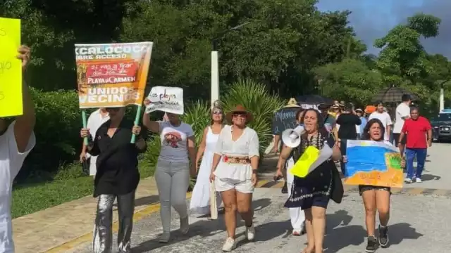 El Hotel The Fivers impedía el acceso de vehículos.