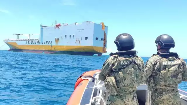 El buque lleva encallado más de una semana en las costas de Sisal