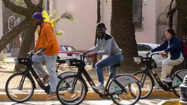 La distancia equivale a que una personas corriera 2 mil 259 maratones