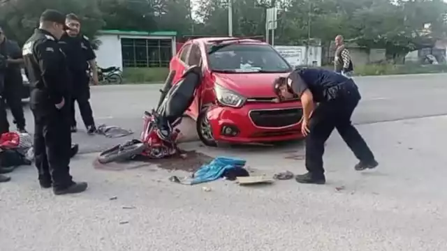 La pareja de motociclistas fue trasladada a un hospital de Mérida