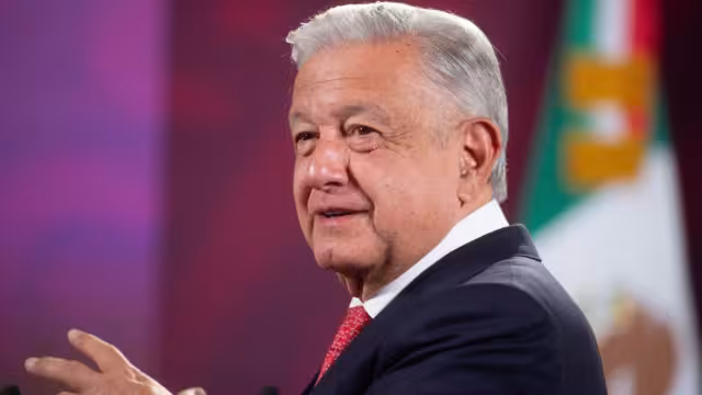 El presidente Andrés Manuel López Obrador señaló que considera dar su último informe de gobierno en un pueblo o incluso en el Zócalo de la CDMX