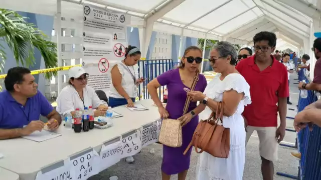 Un drama y caos se vivieron en las votaciones del sindicato de taxistas Lázaro Cárdenas del Río de Playa del Carmen.